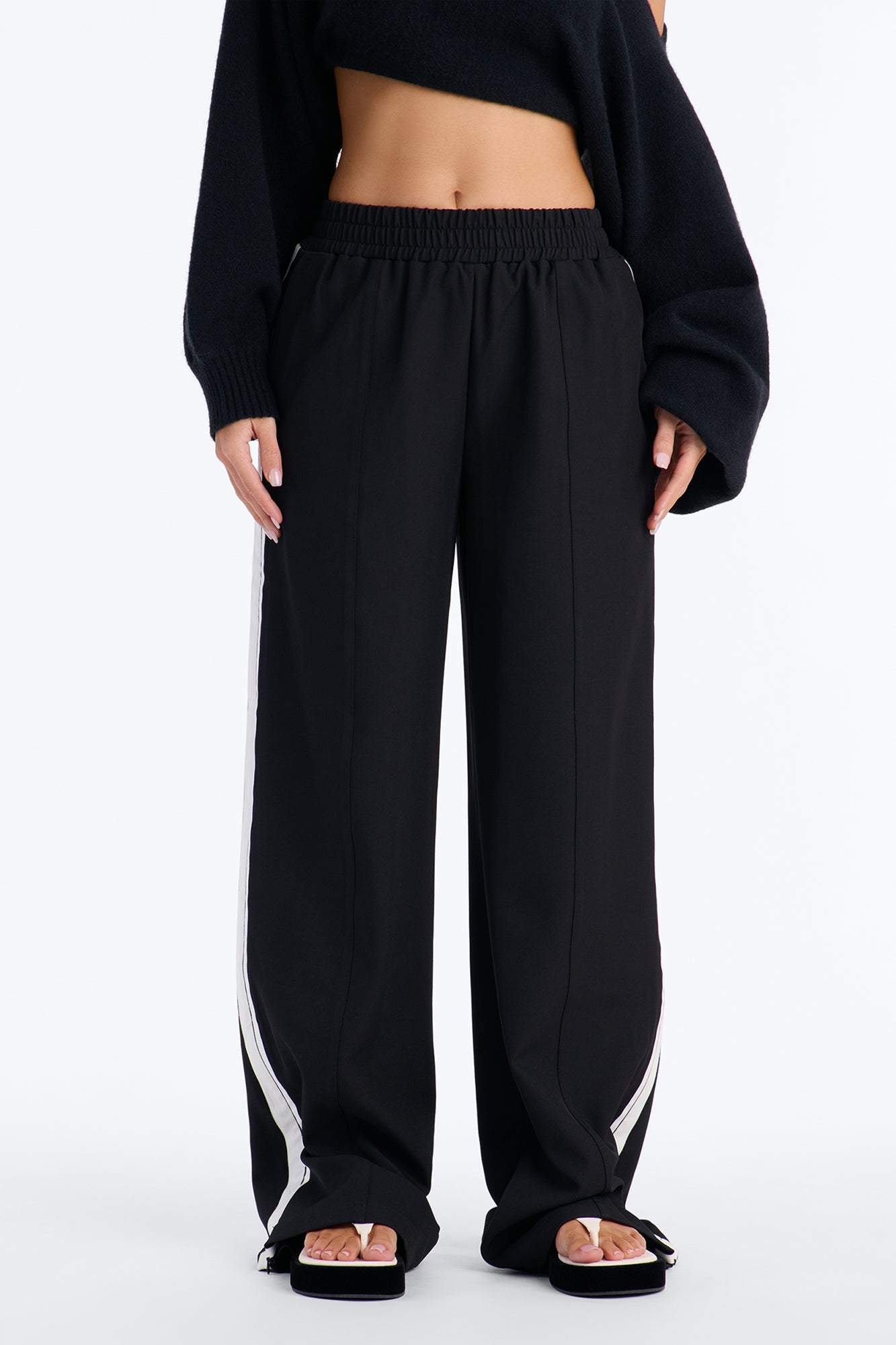 Charlotte Mid Rise Athletic Stripe Wide Leg Pant 33″ - Black/combo