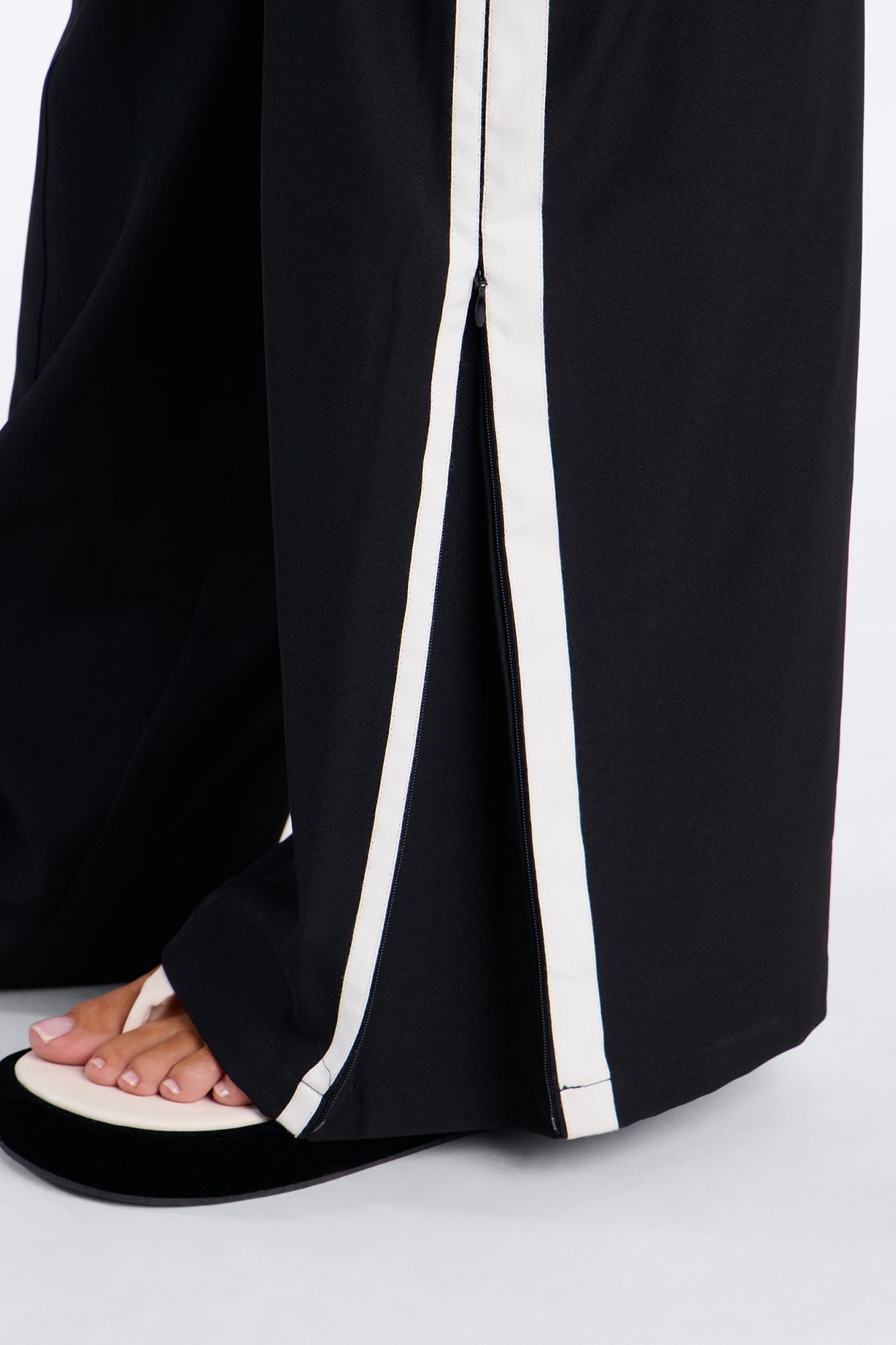 Charlotte Mid Rise Athletic Stripe Wide Leg Pant 33″ - Black/combo