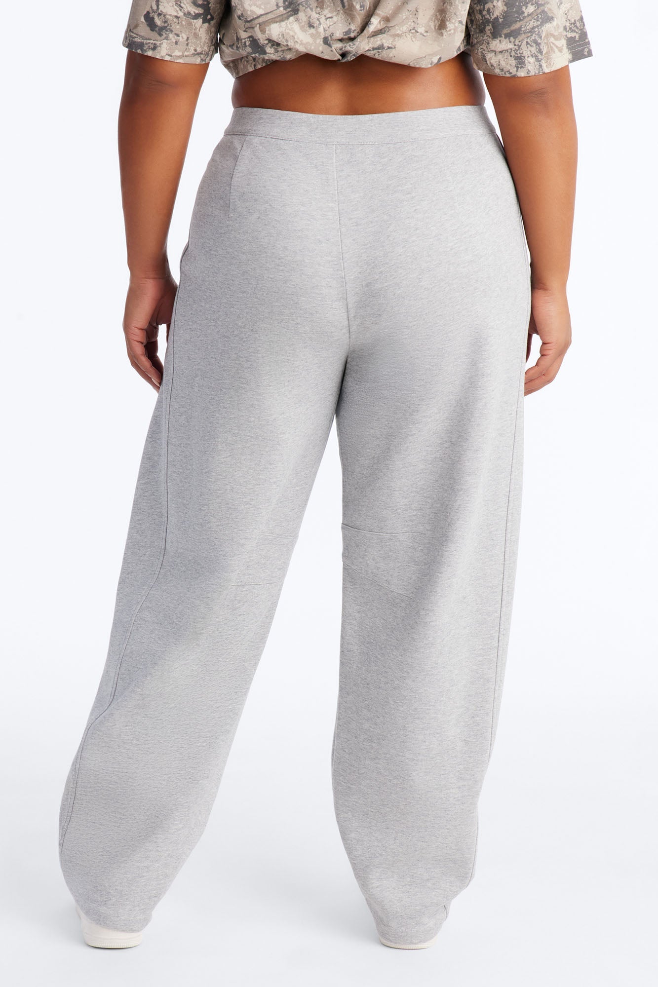 Juni Heavy Knit Jersey Barrel Leg Pant 31″ - Heather Grey