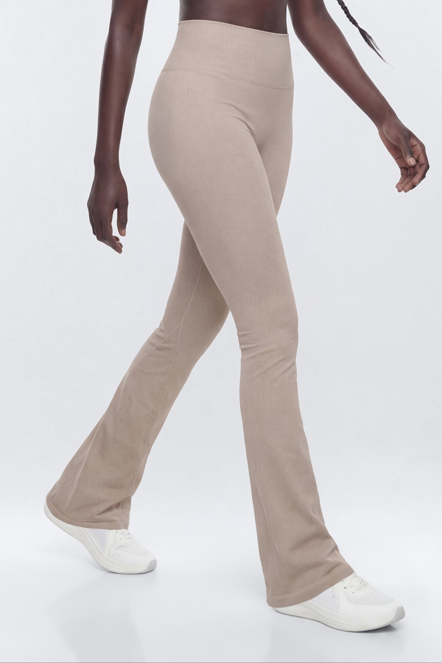 SeamlessLift™ 32″ High Rise Flare Legging - Taupe
