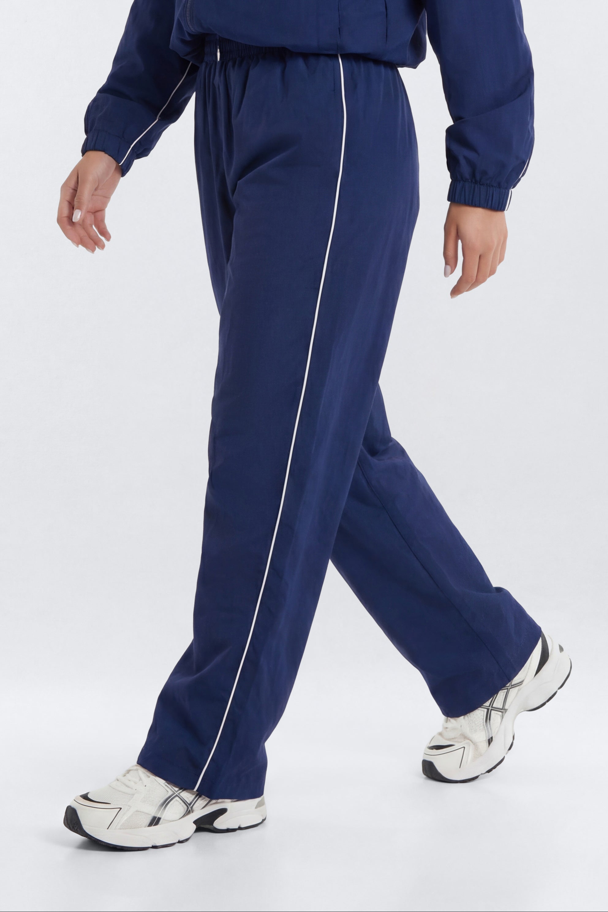 CoreNylon 32″ Pocket Track Pant - Navy/combo