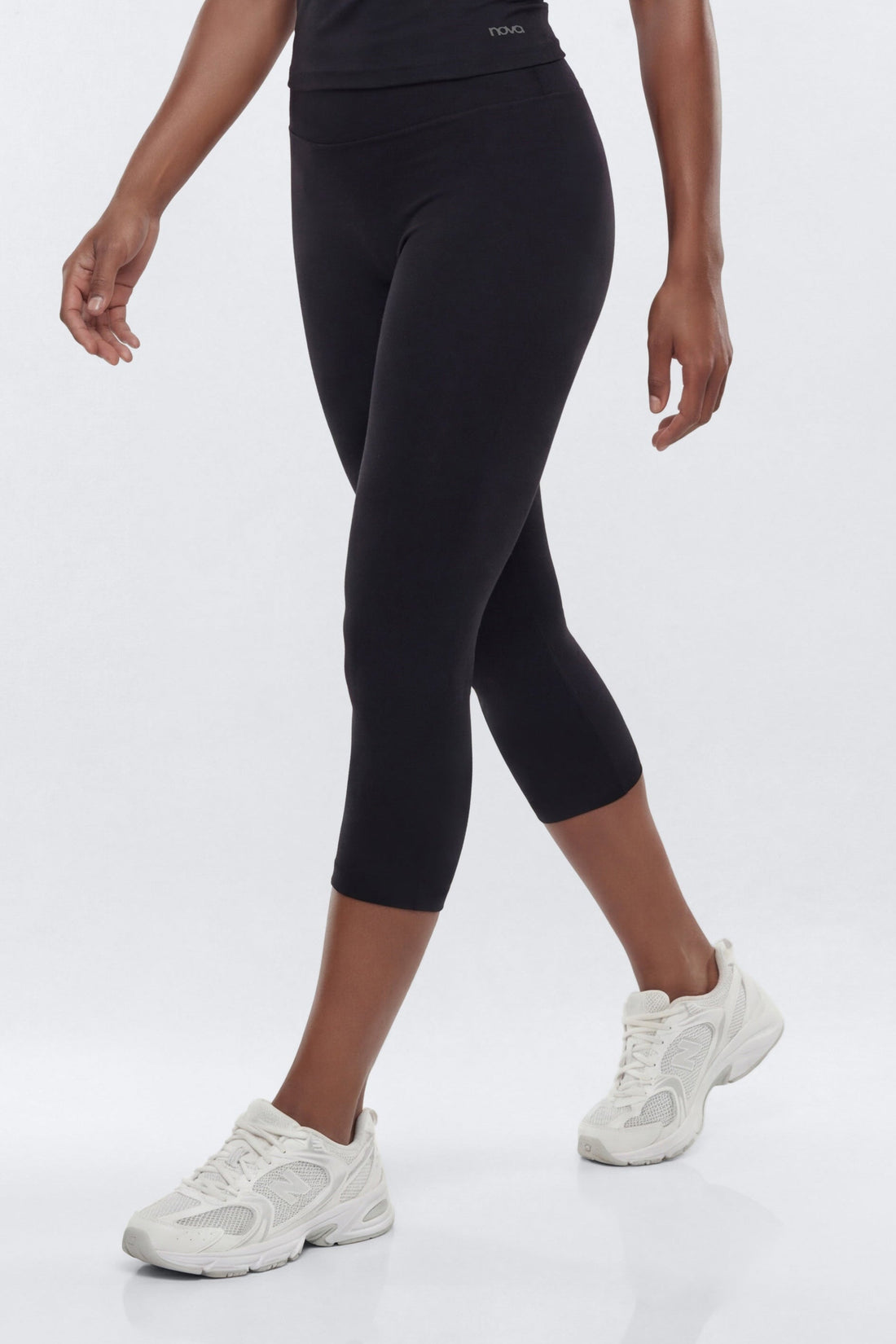 CloudForm™ 18″ Midrise Capri Legging - Black