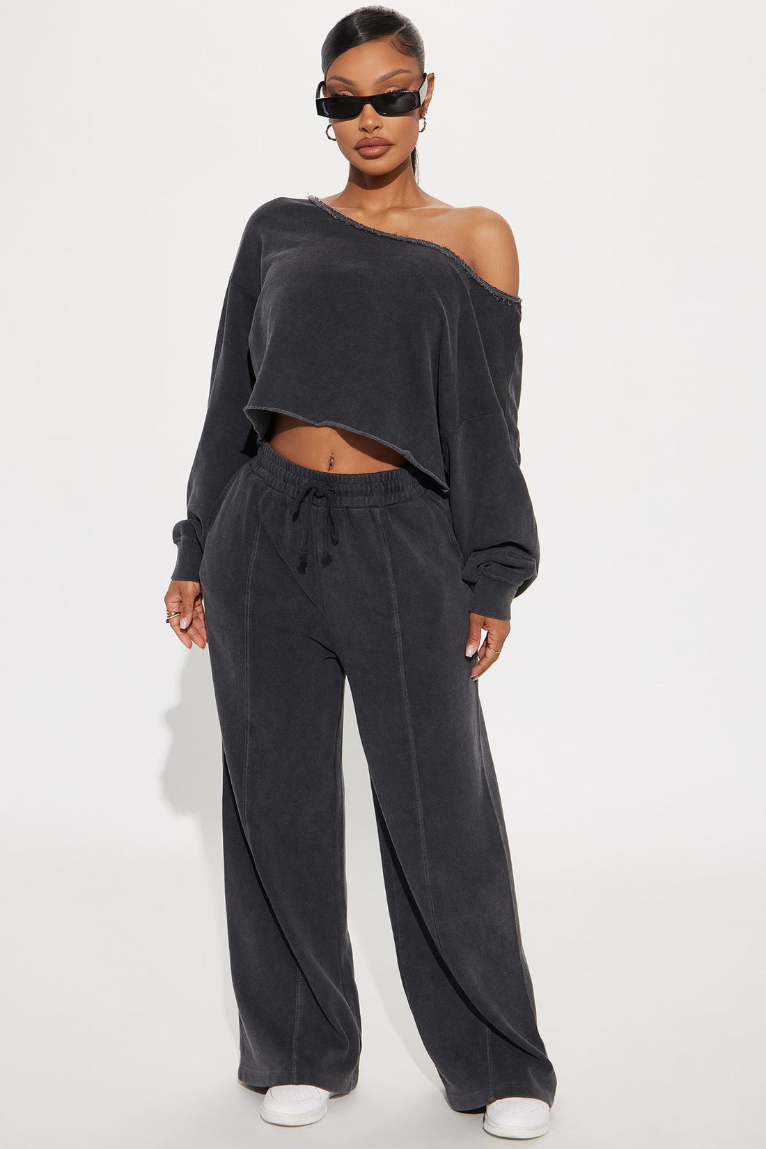 The Washed Off Shoulder Sweatshirt - Black