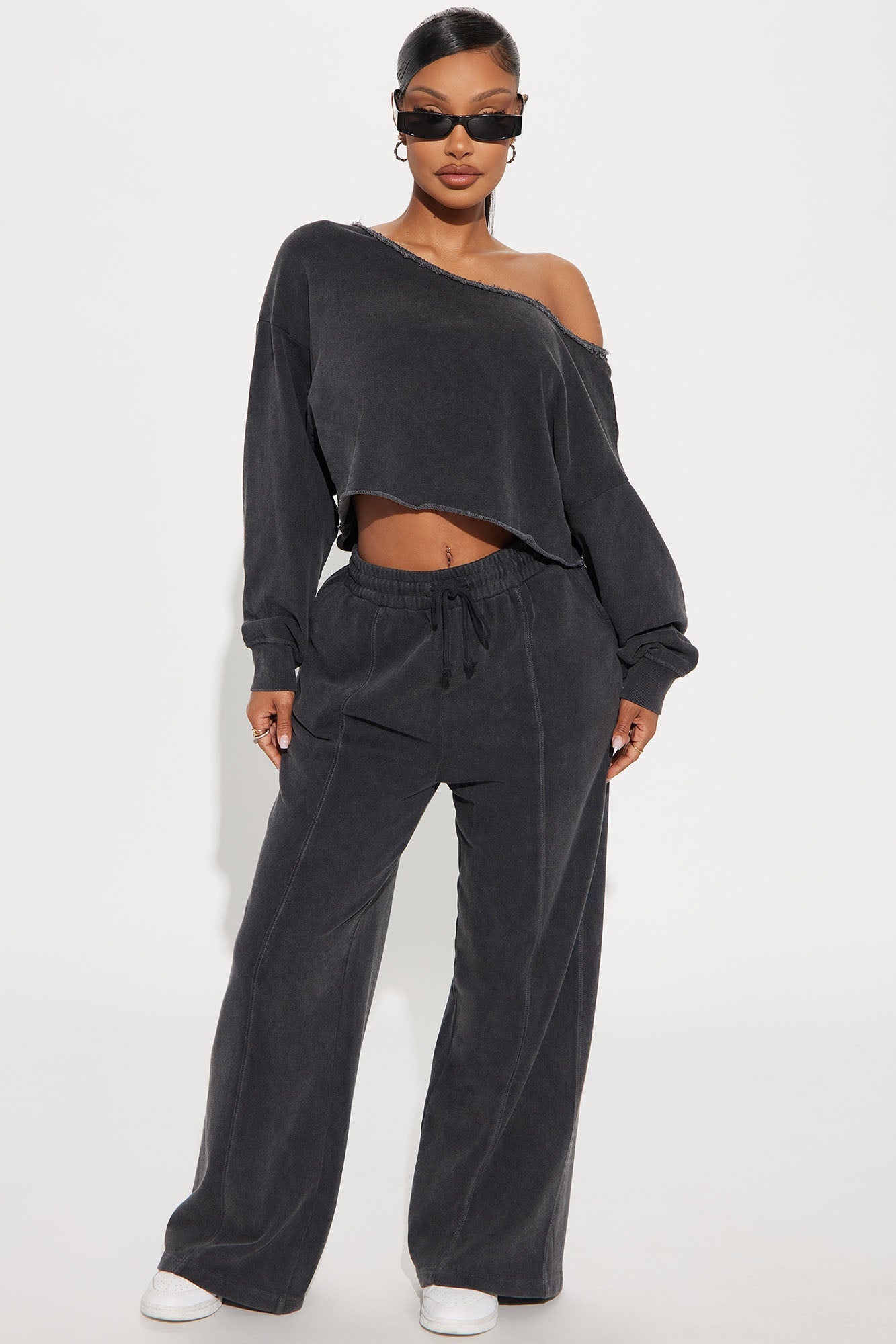 The Washed Wide Leg Sweatpant - Black