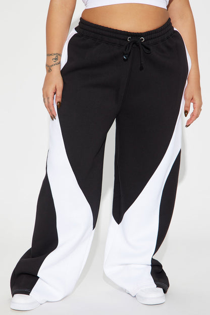 Fast Track Fleece Wide Leg Pant - Black/White
