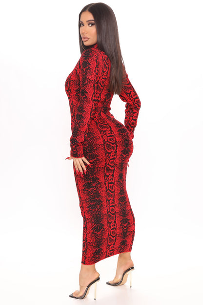 Saucy Snake Sweater Midi Dress - Red/Black