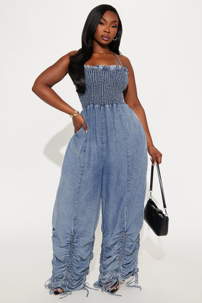 Vera Chambray Jumpsuit - Medium Wash
