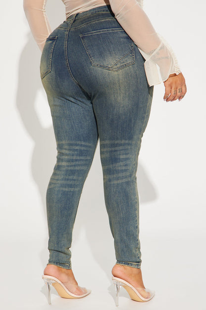 Isla Sculpting Skinny Jeans - Medium Wash