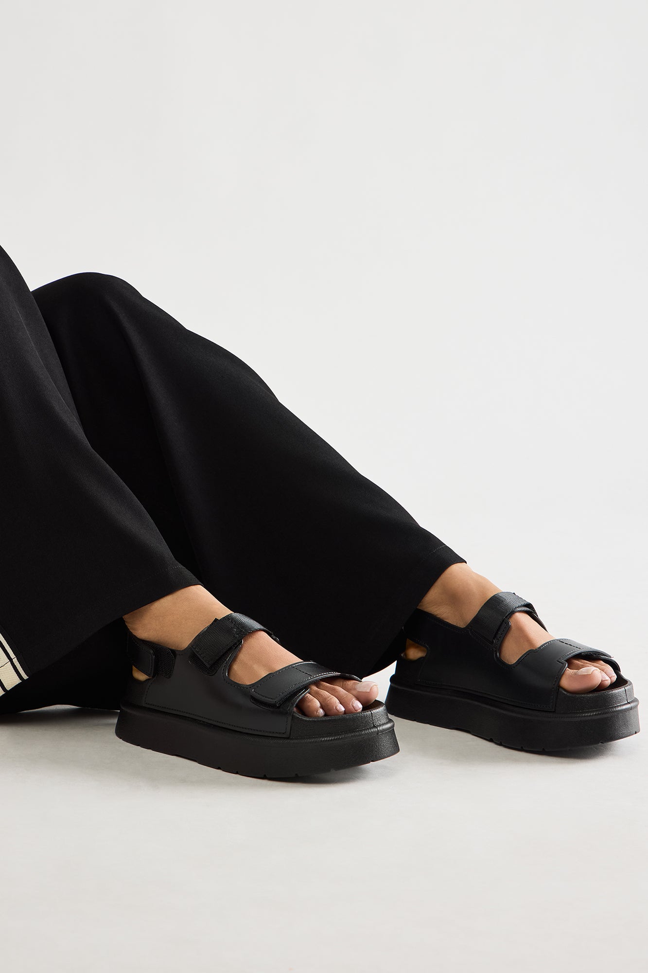 Max Platform Sandals - Black
