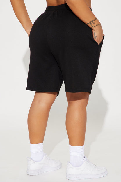 Here To Lounge Sweatshorts - Black