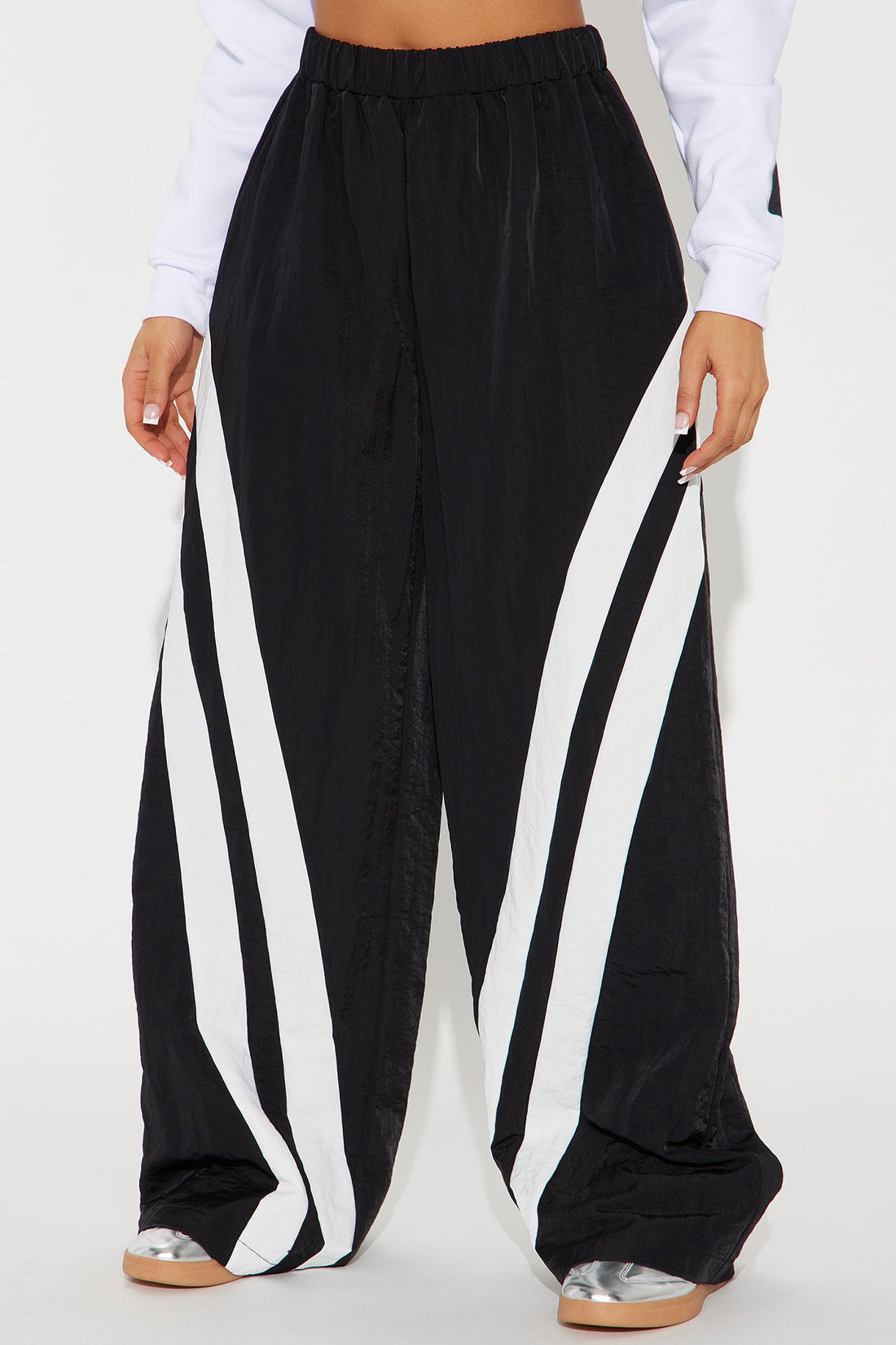 Follow The Curve Windbreaker Track Pant - Black