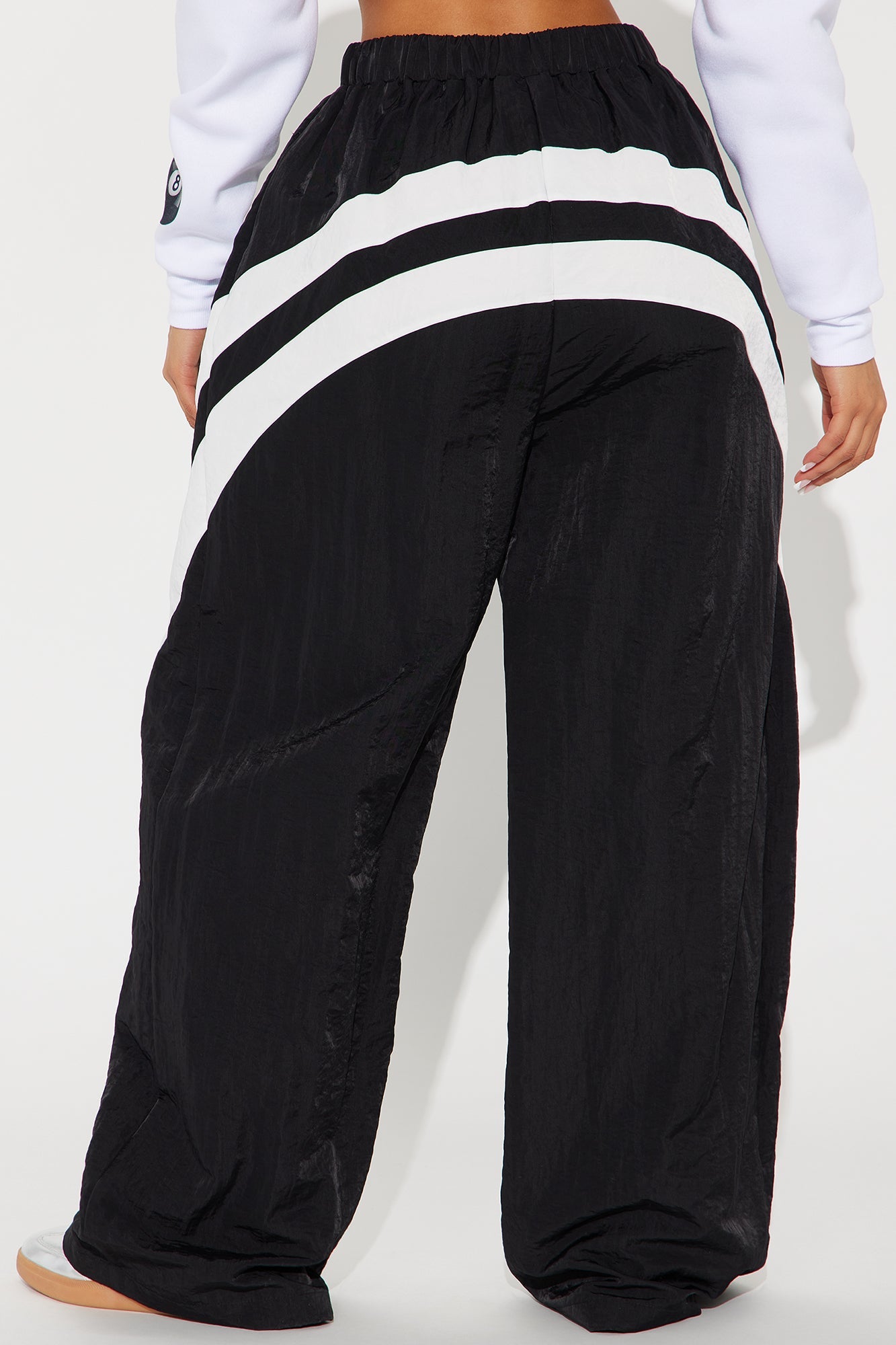 Follow The Curve Windbreaker Track Pant - Black