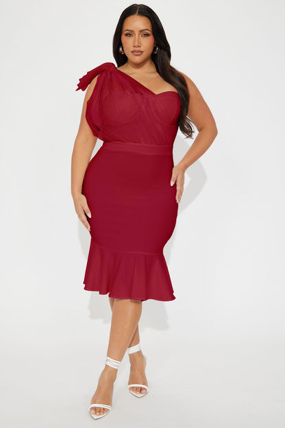 Prize Possession One Shoulder Midi Dress - Red