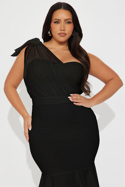 Prize Possession One Shoulder Midi Dress - Black
