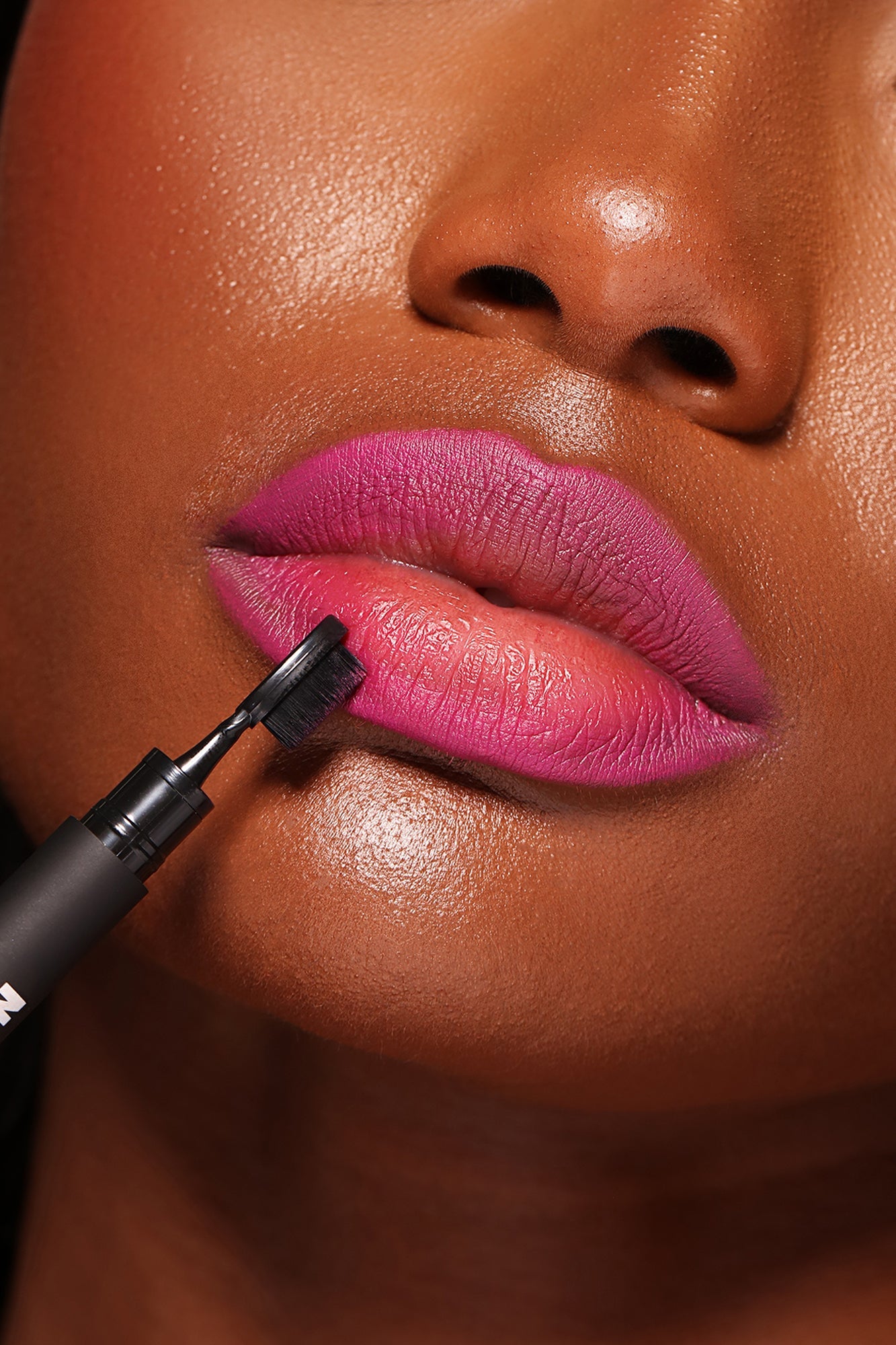 NOVABEAUTY 2 in 1 Snatched Lip Liner - Magenta 01