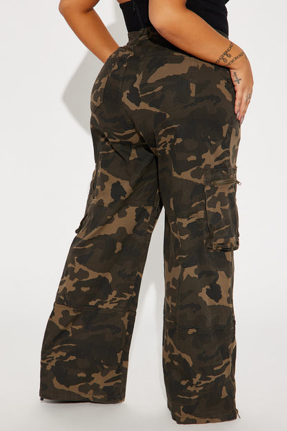 Give It Up Camo Cargo Pant - Olive/combo