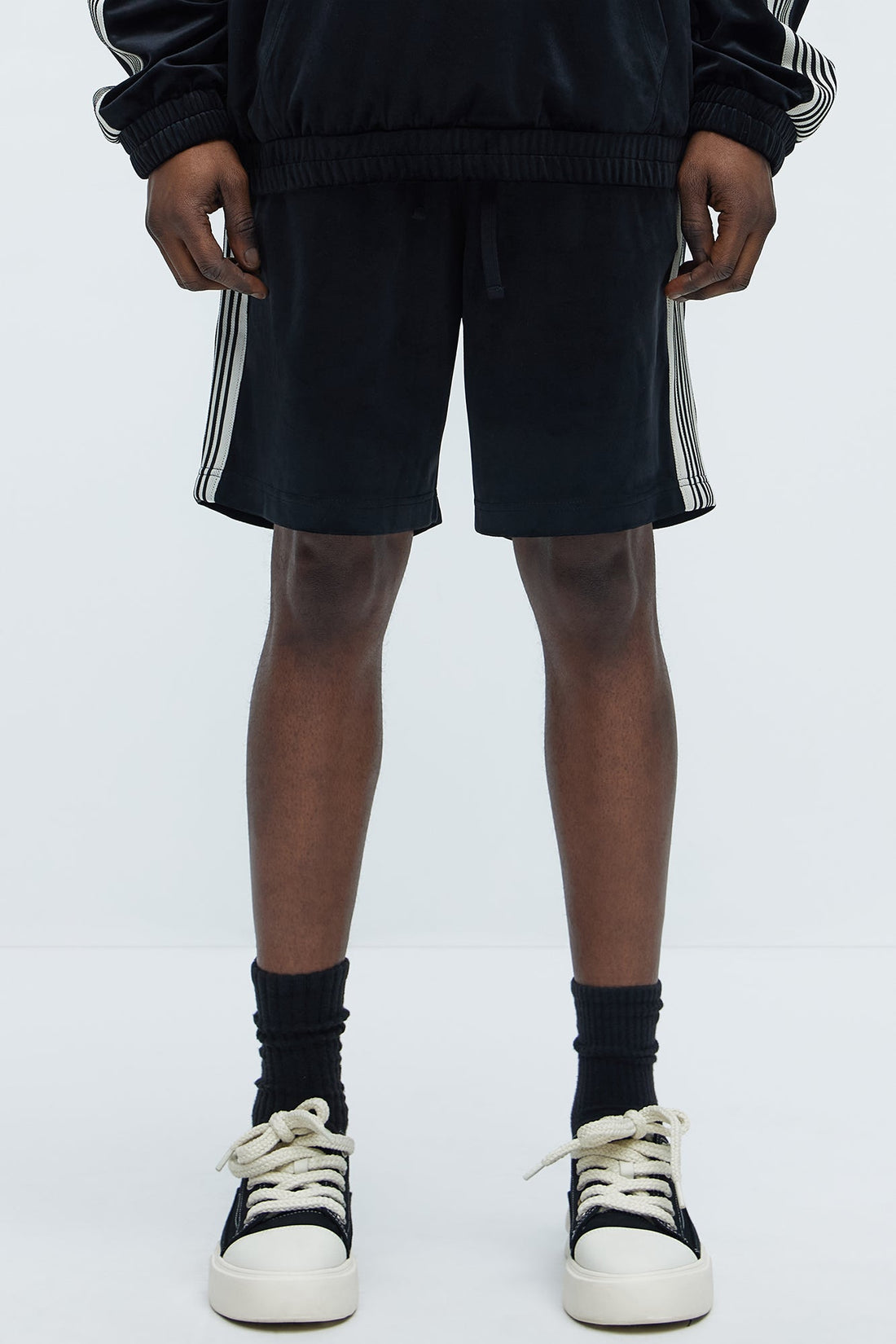 Like You Do Velour Relaxed Shorts - Black