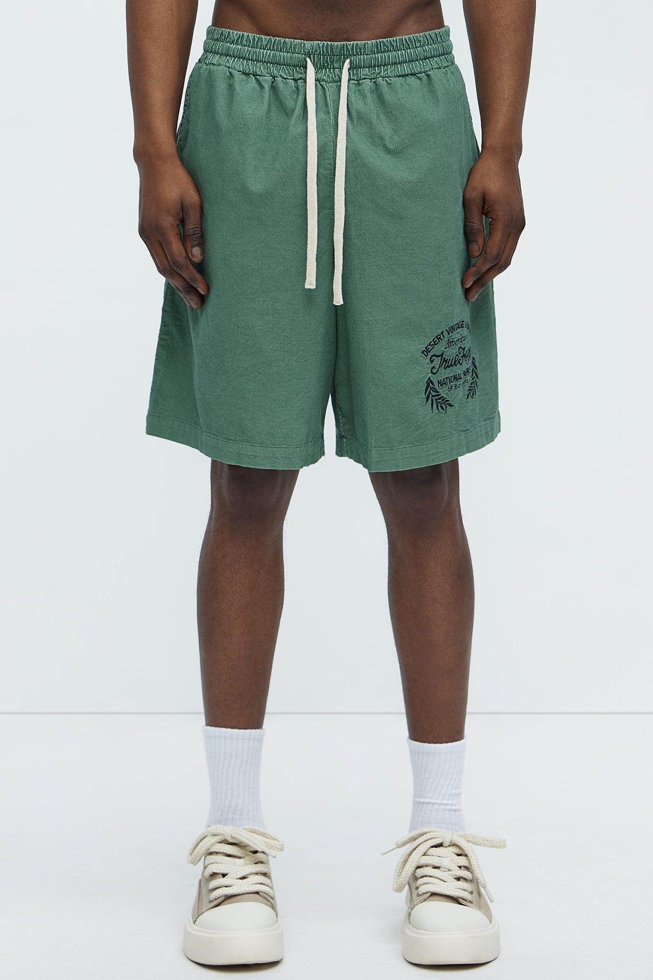 Retro Embroidered Corduroy Shorts - Green