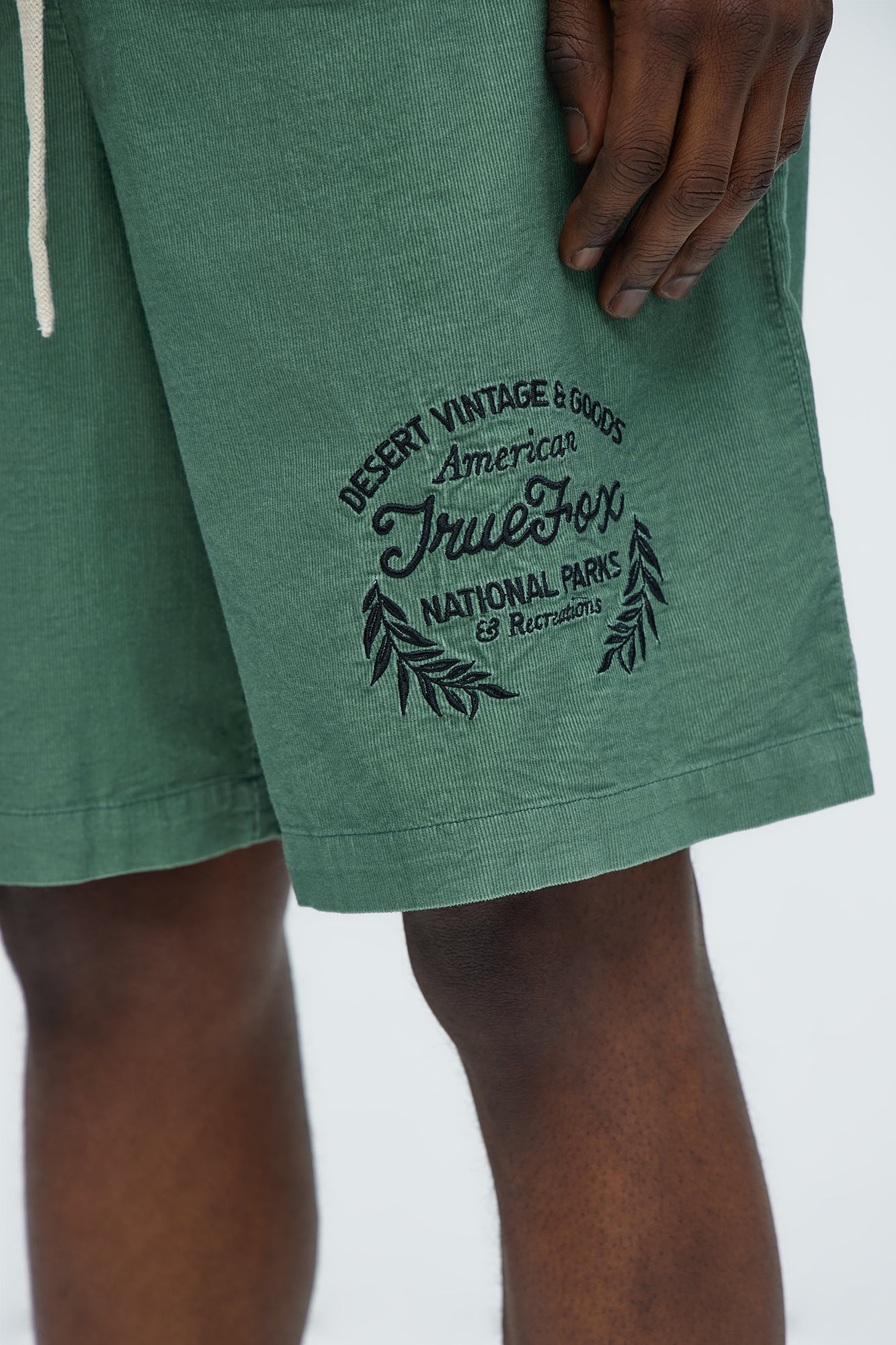 Retro Embroidered Corduroy Shorts - Green