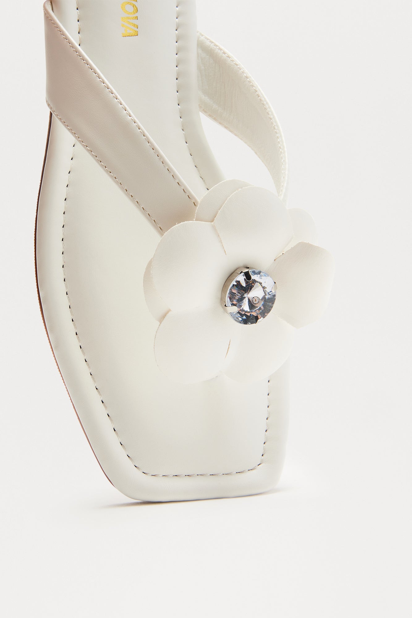 Lively Rhinestone Flower Flip Flops - White