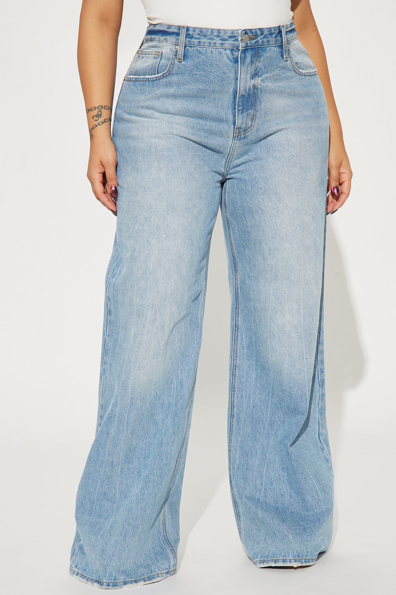 Back In The Game Baggy Jeans - Medium Wash