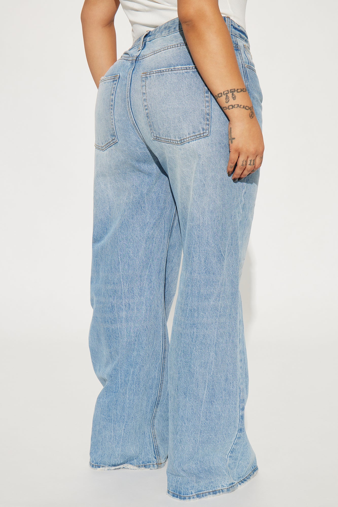 Back In The Game Baggy Jeans - Medium Wash
