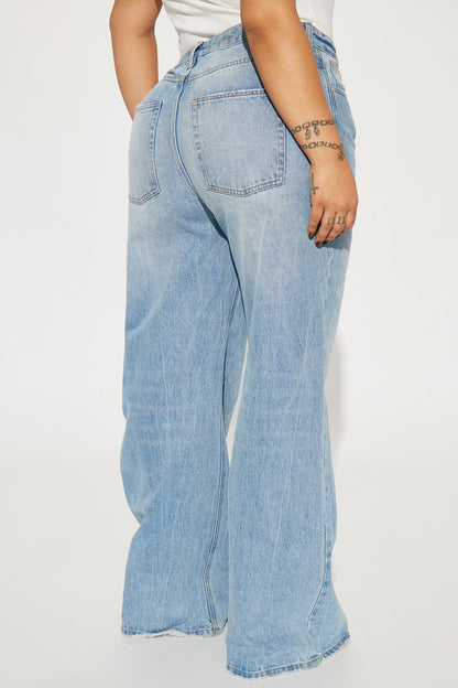 Back In The Game Baggy Jeans - Medium Wash