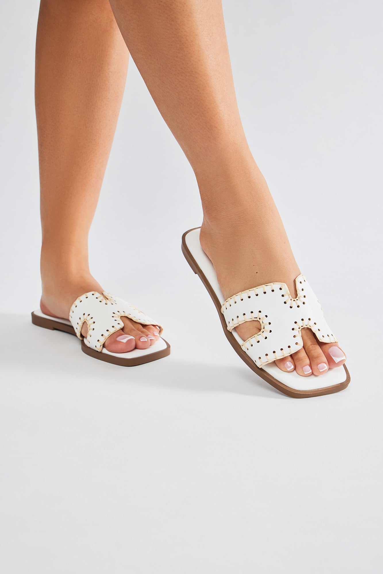 Joele Flat Sandals - White