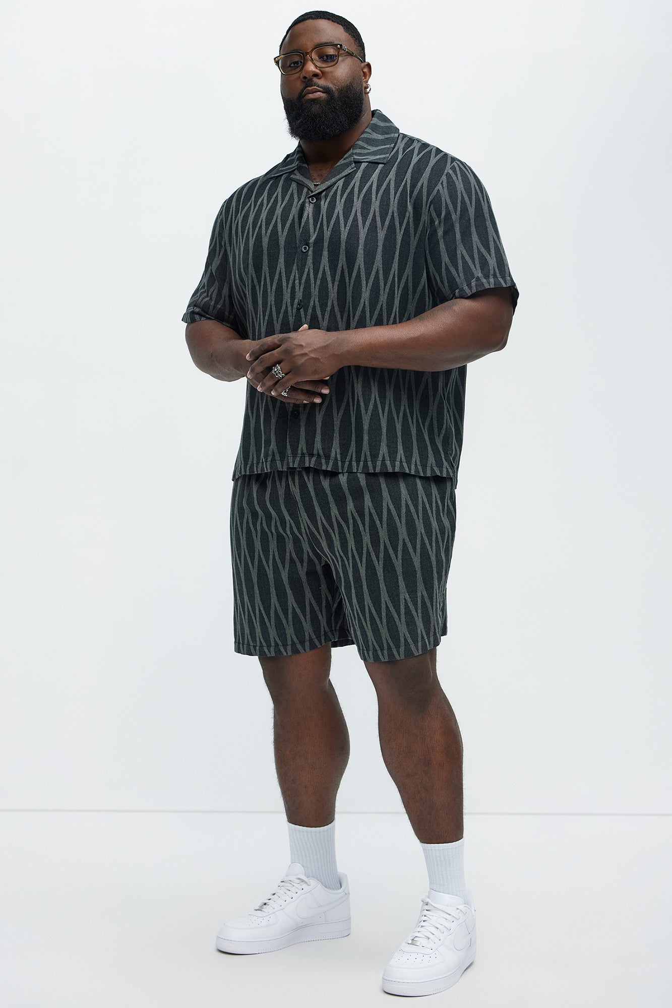 Waved Lines Shorts - Black/combo