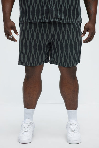 Waved Lines Shorts - Black/combo