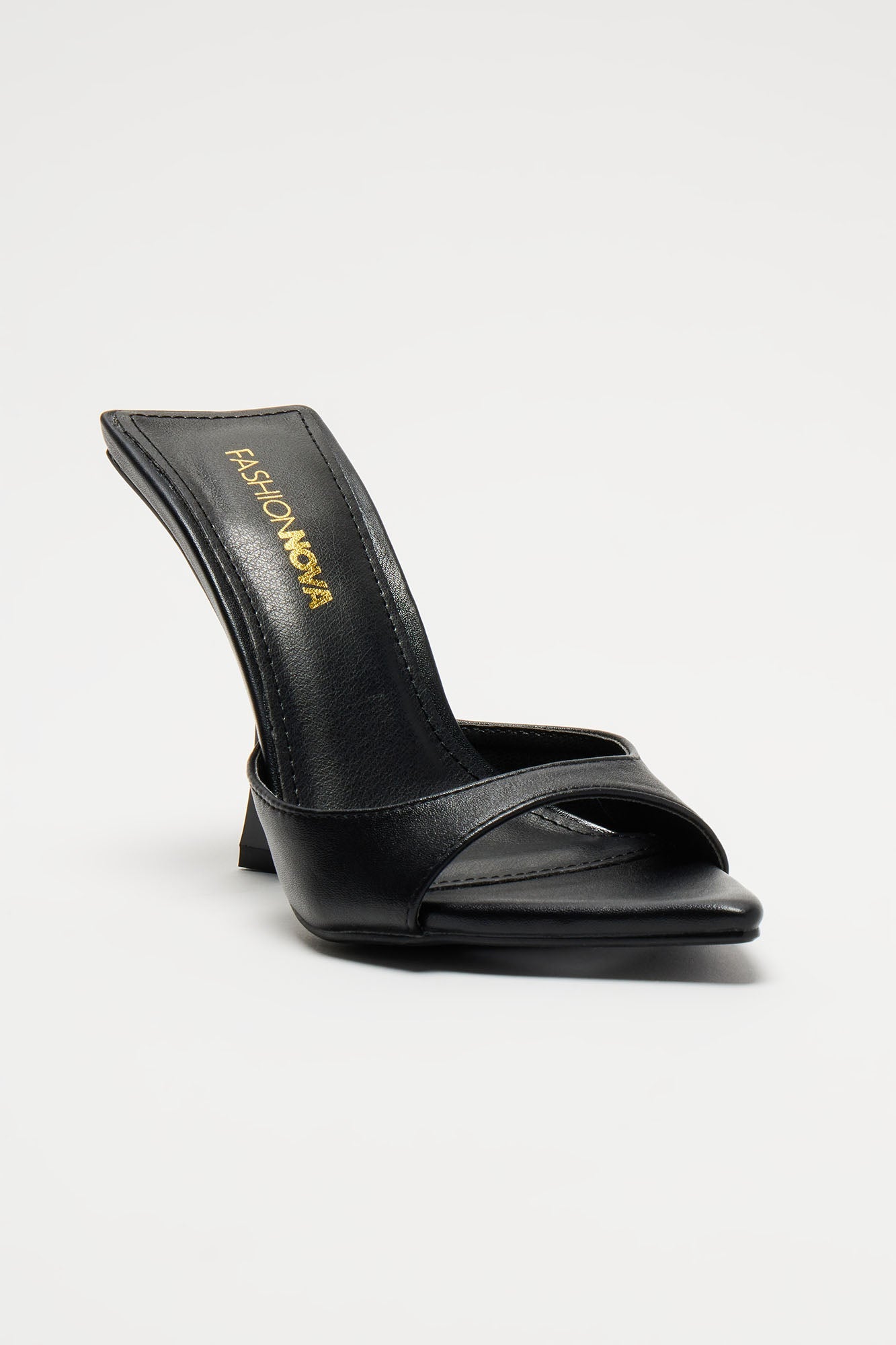 Strut This Heels - Black