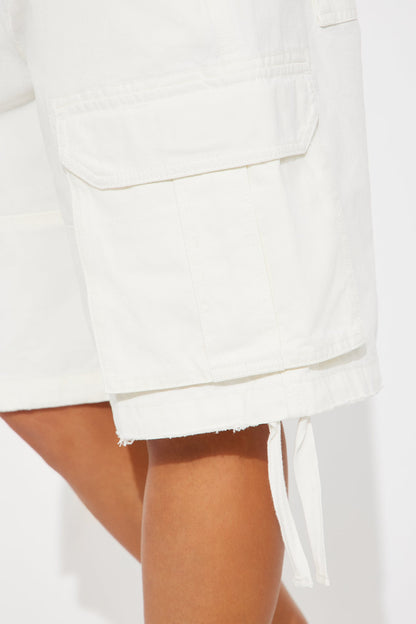 Onto Something Bermuda Short - White