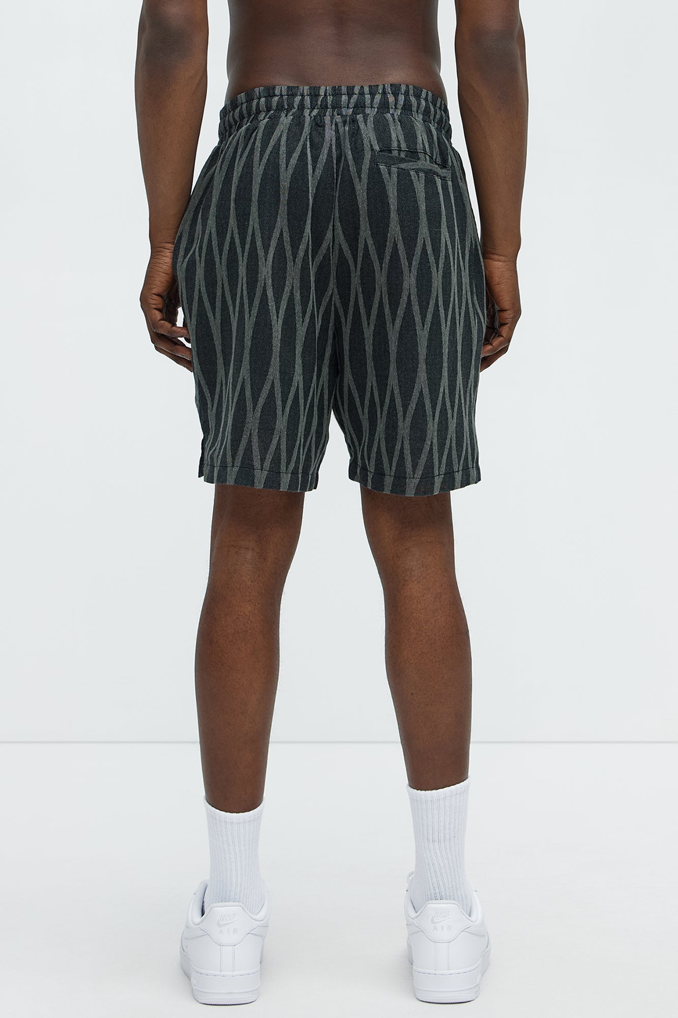 Waved Lines Shorts - Black/combo