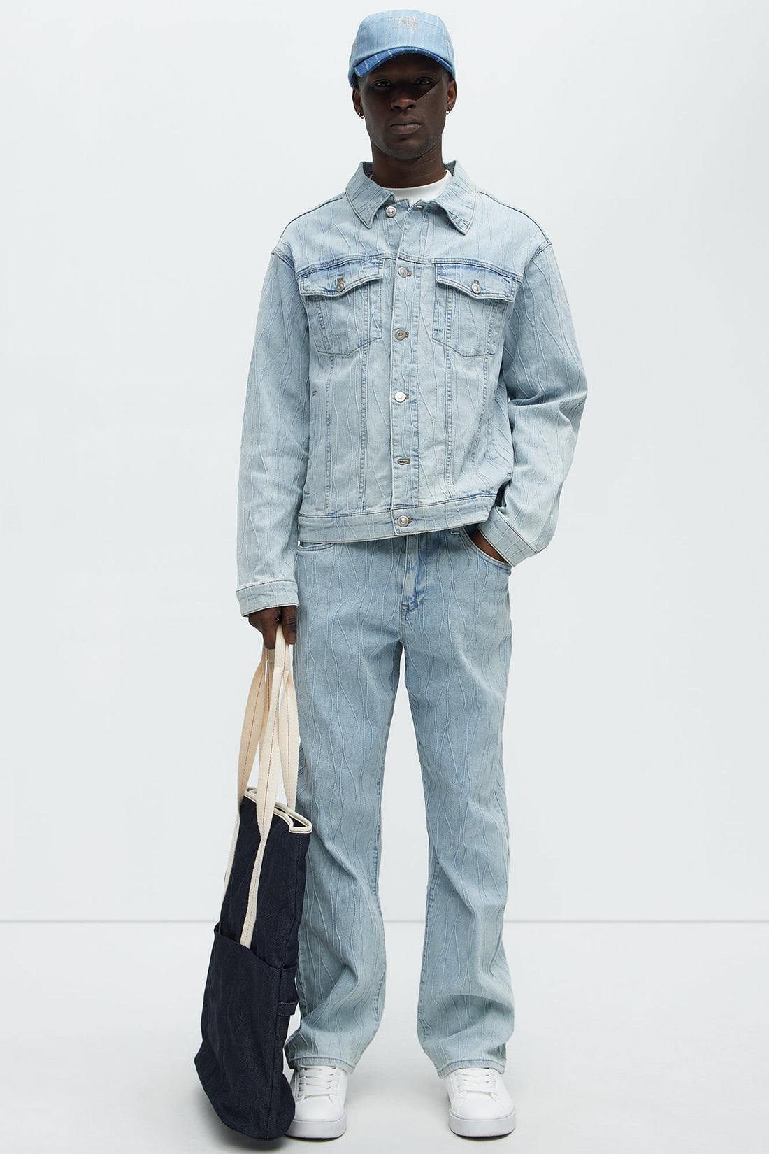 Wavy Jacquard Straight Jeans - Light Blue Wash