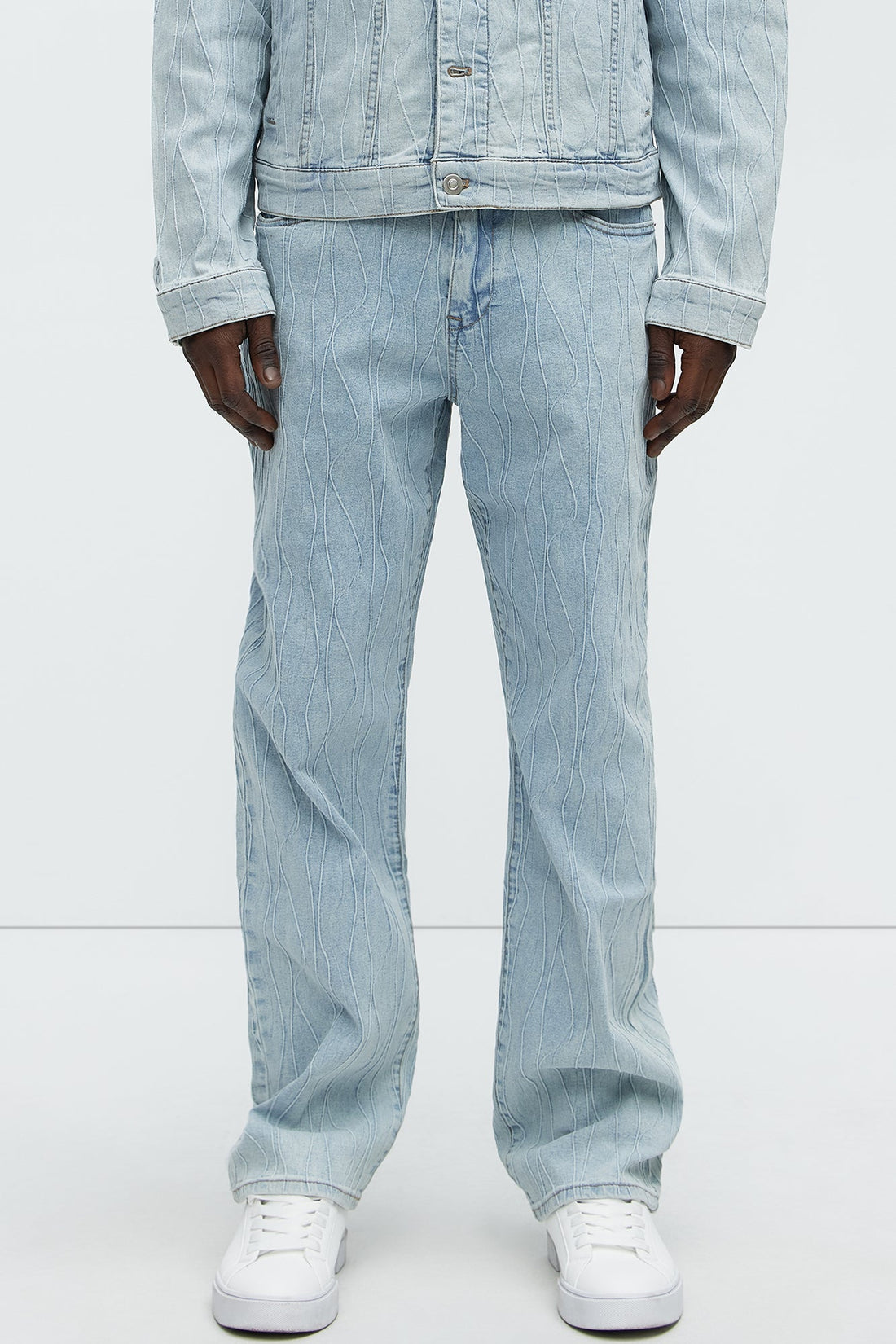 Wavy Jacquard Straight Jeans - Light Blue Wash