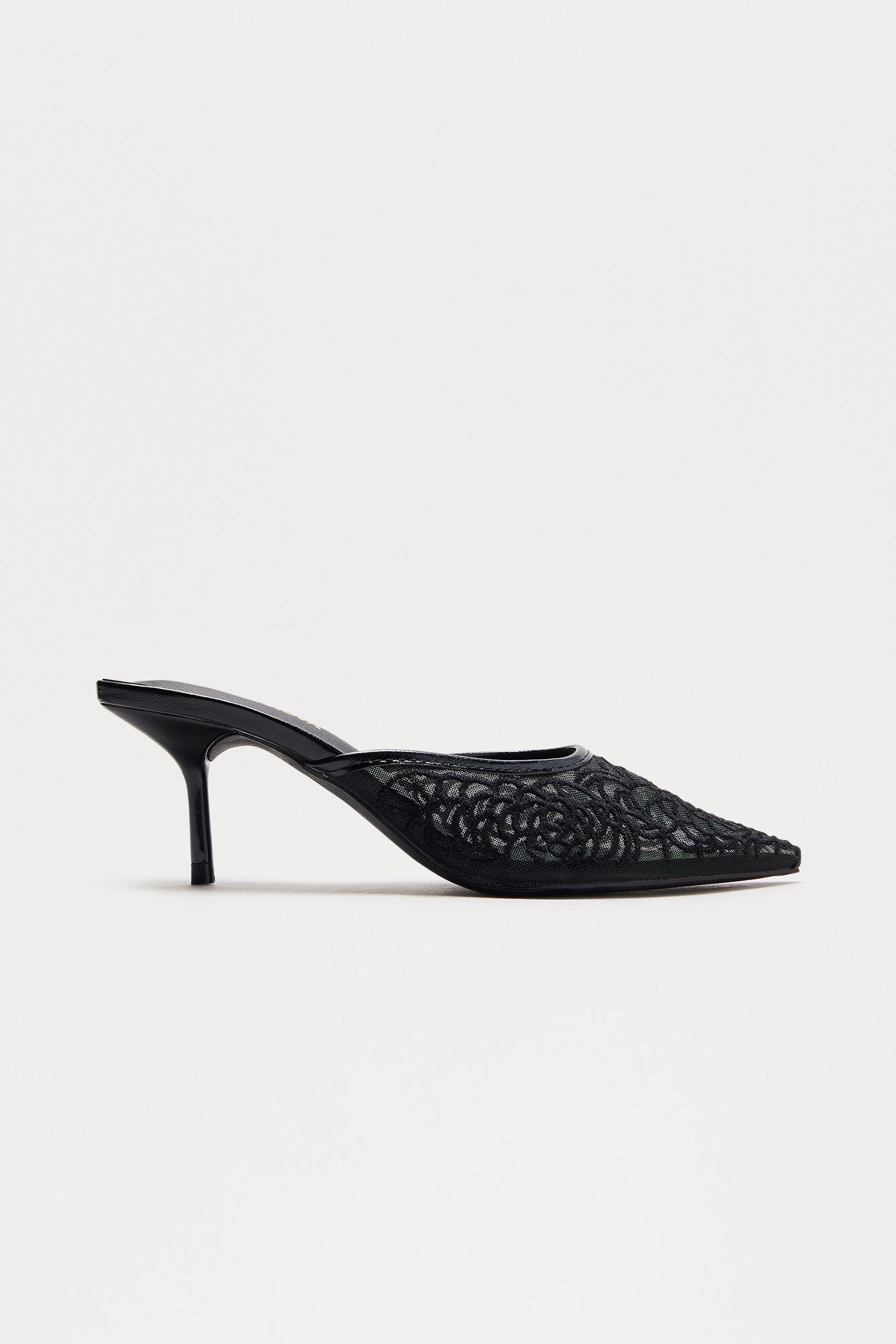 Syrio Floral Lace Pumps - Black
