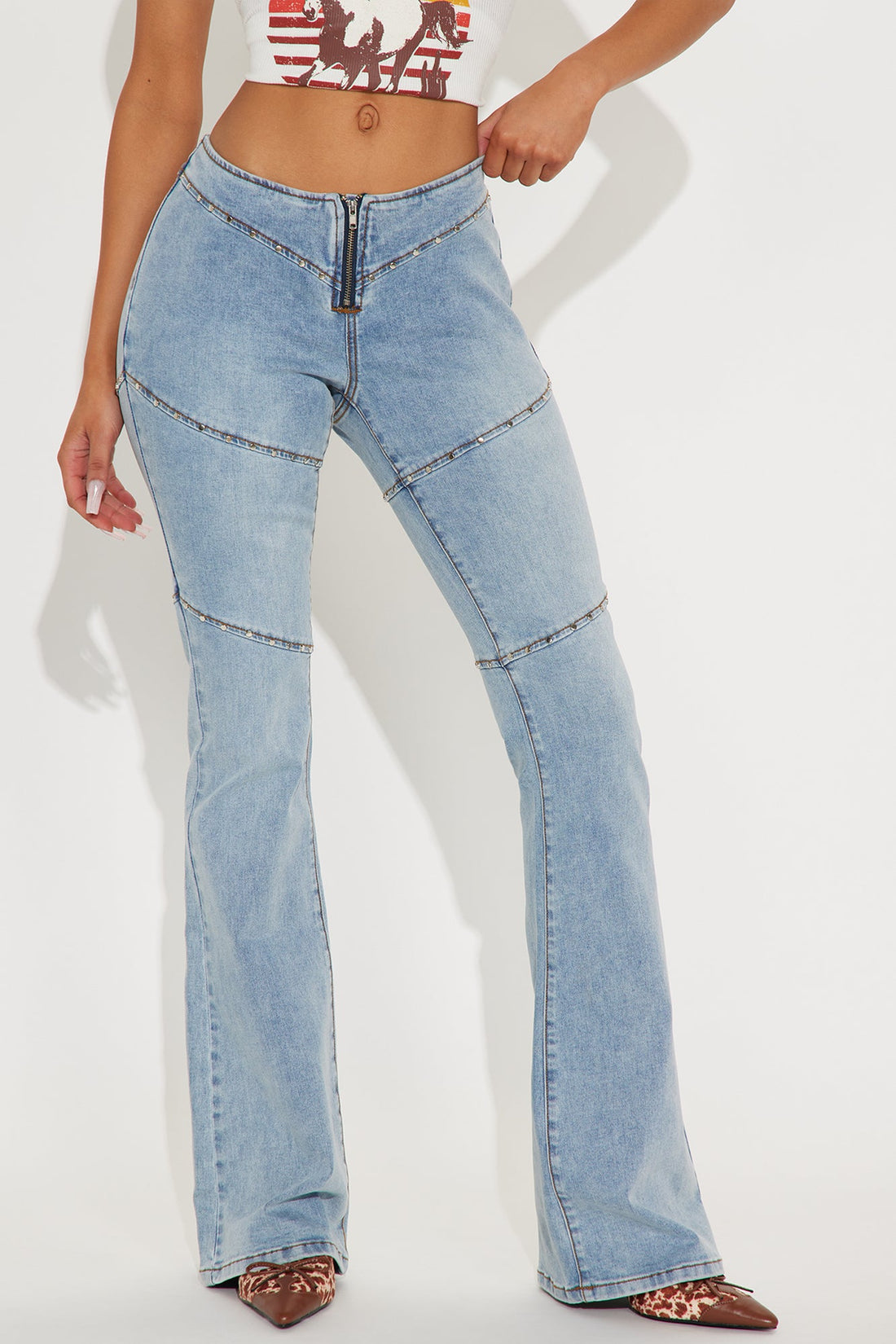 Bring It Back Womens Low Rise Flare Jeans - Light Wash