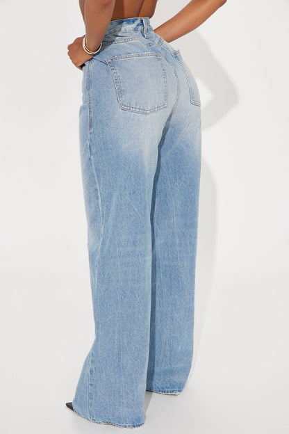 Back In The Game Baggy Jeans - Medium Wash