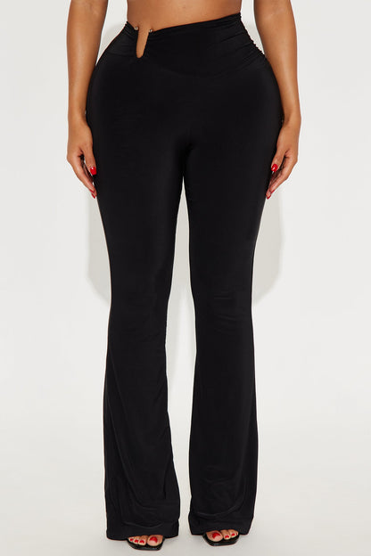 Sanna Ruched Flare Pant - Black