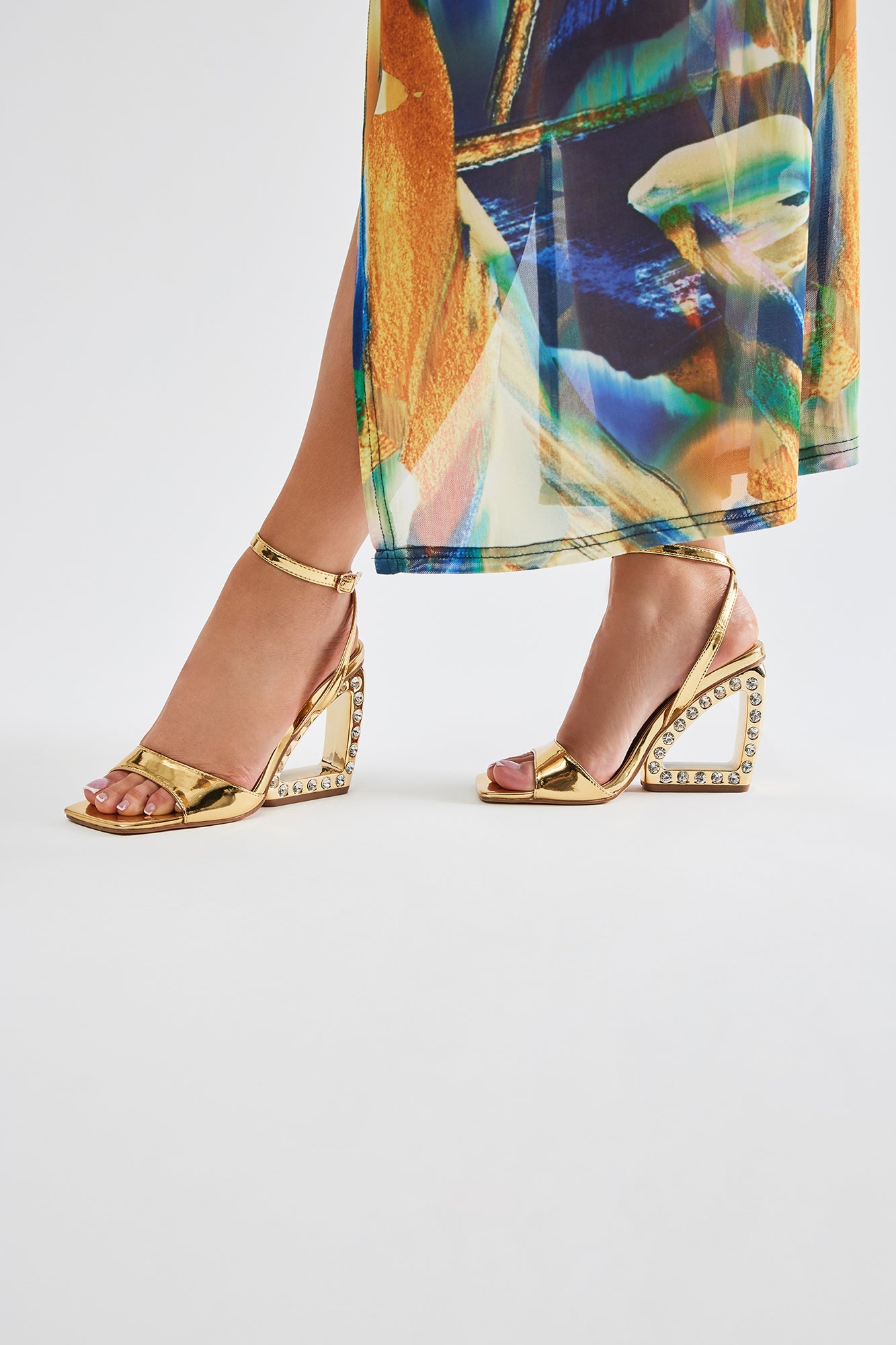 Midnight Muse Wedges - Gold