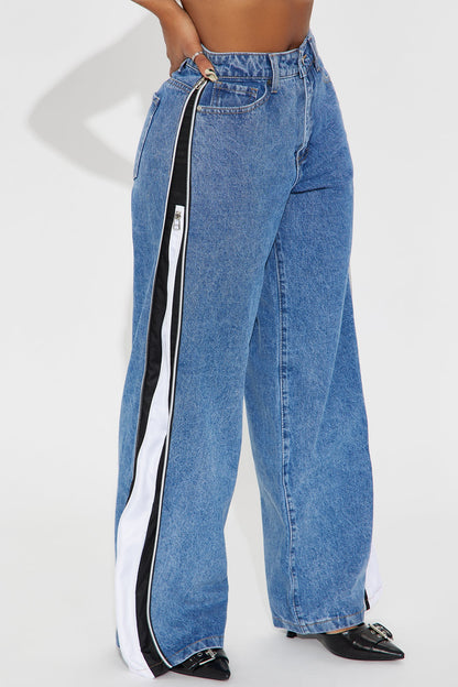 Sporting You Wide Leg Jean - Medium Wash