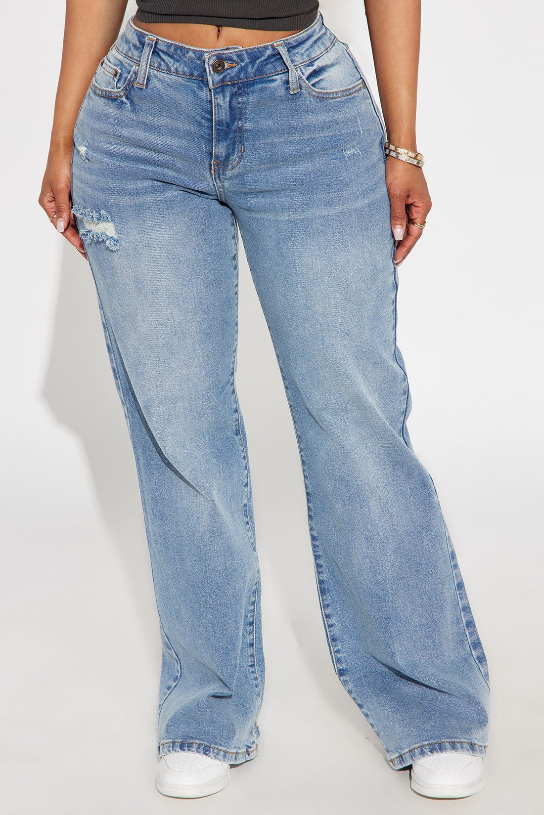 Mellow Moments Low Rise Wide Leg Jeans - Medium Wash