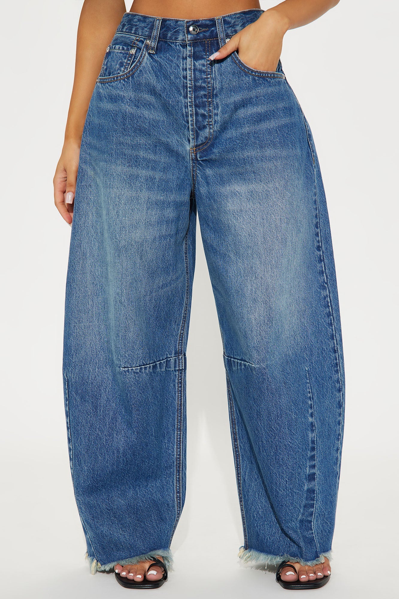 Ciao Bella Barrel Leg Jeans - Medium Wash