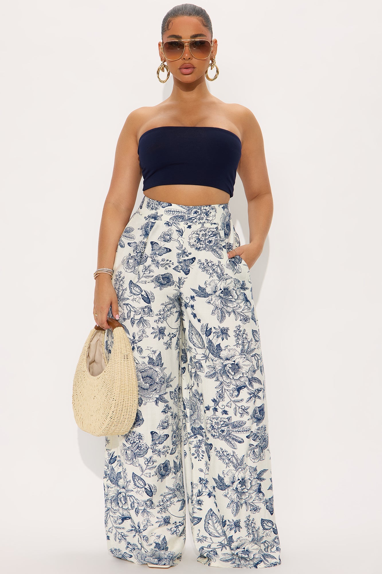 On A Resort Getaway Wide Leg Linen Pant - Navy