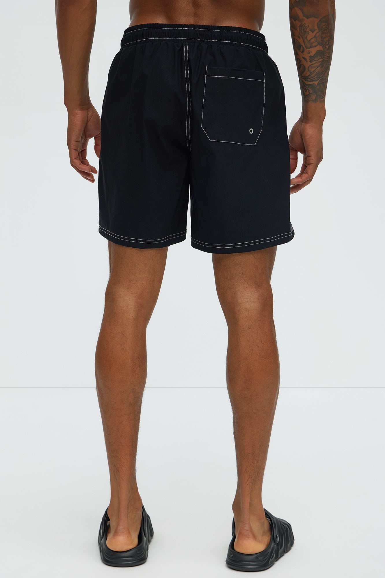 Contrasted Stitch Swim Trunk 7″ - Black