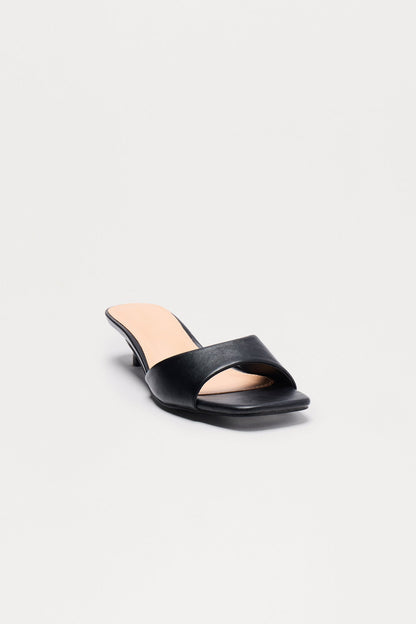 Day Outing Kitten Heels - Black