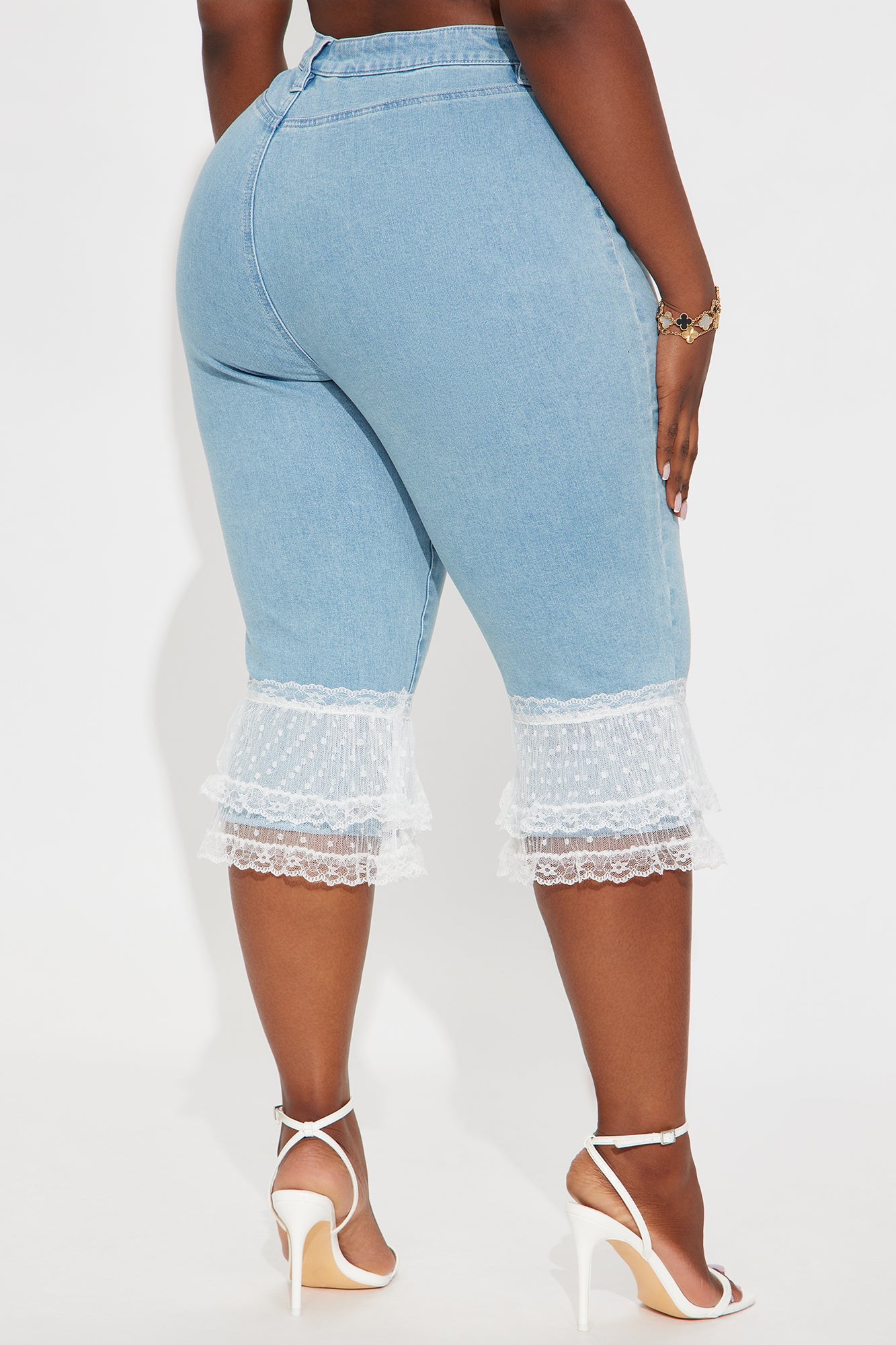 Ciao Bella Skinny Capri Jeans - Light Wash