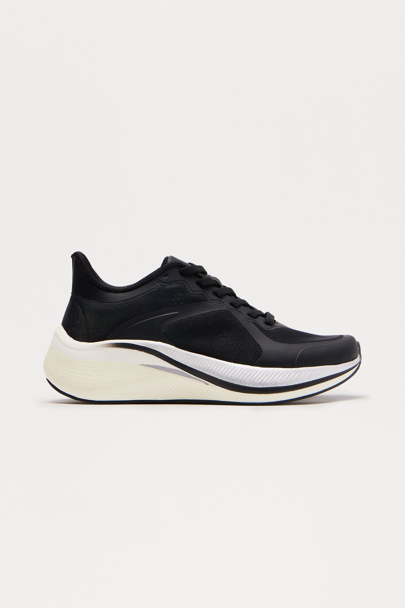Momentum Knit Low Top Sneakers - Black