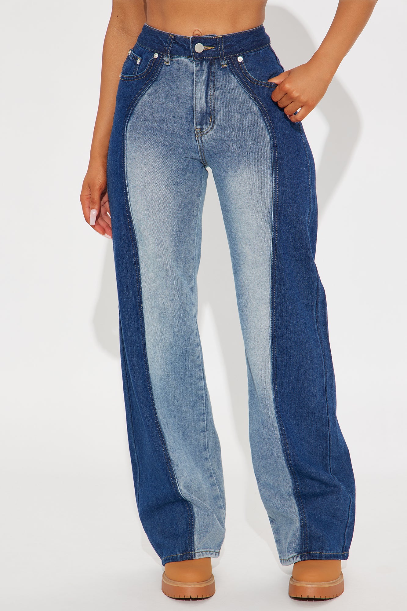 Saddle Up Womens Mid Rise Loose Jeans - Medium Wash