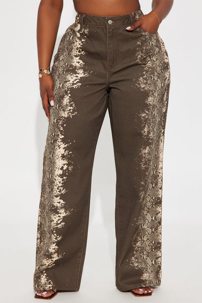 Trust No Snakes Printed Baggy Jeans - Brown